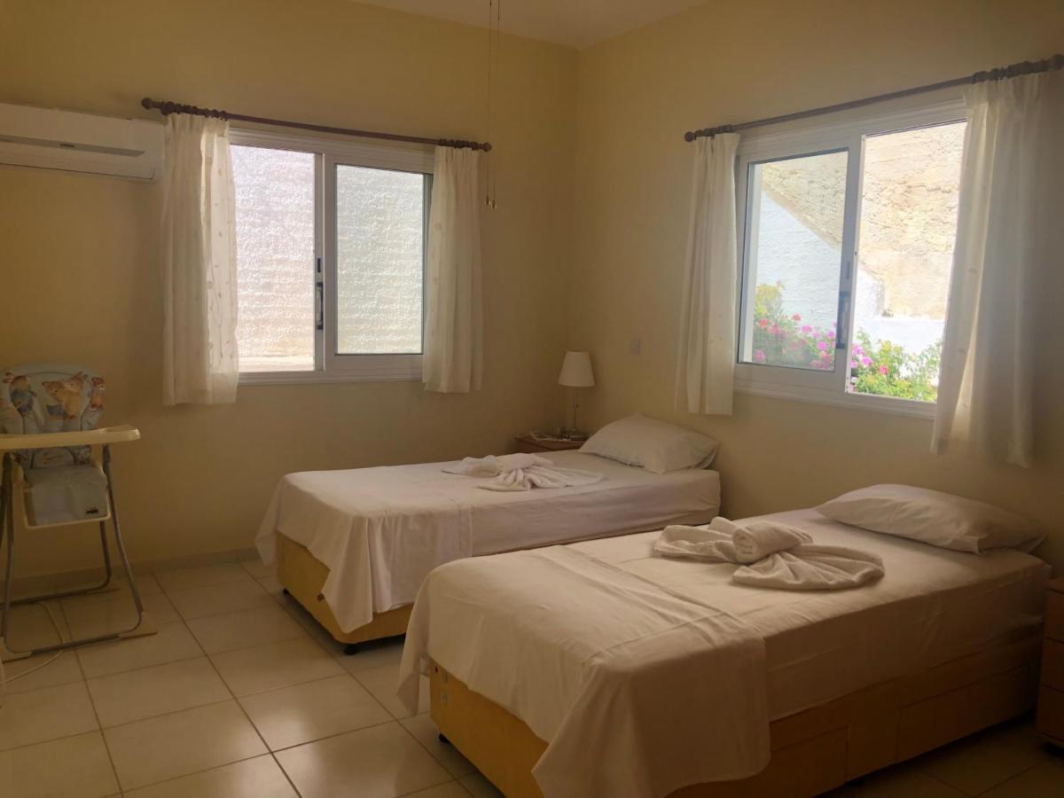 Peyia Palm Villa Paphos Exterior photo